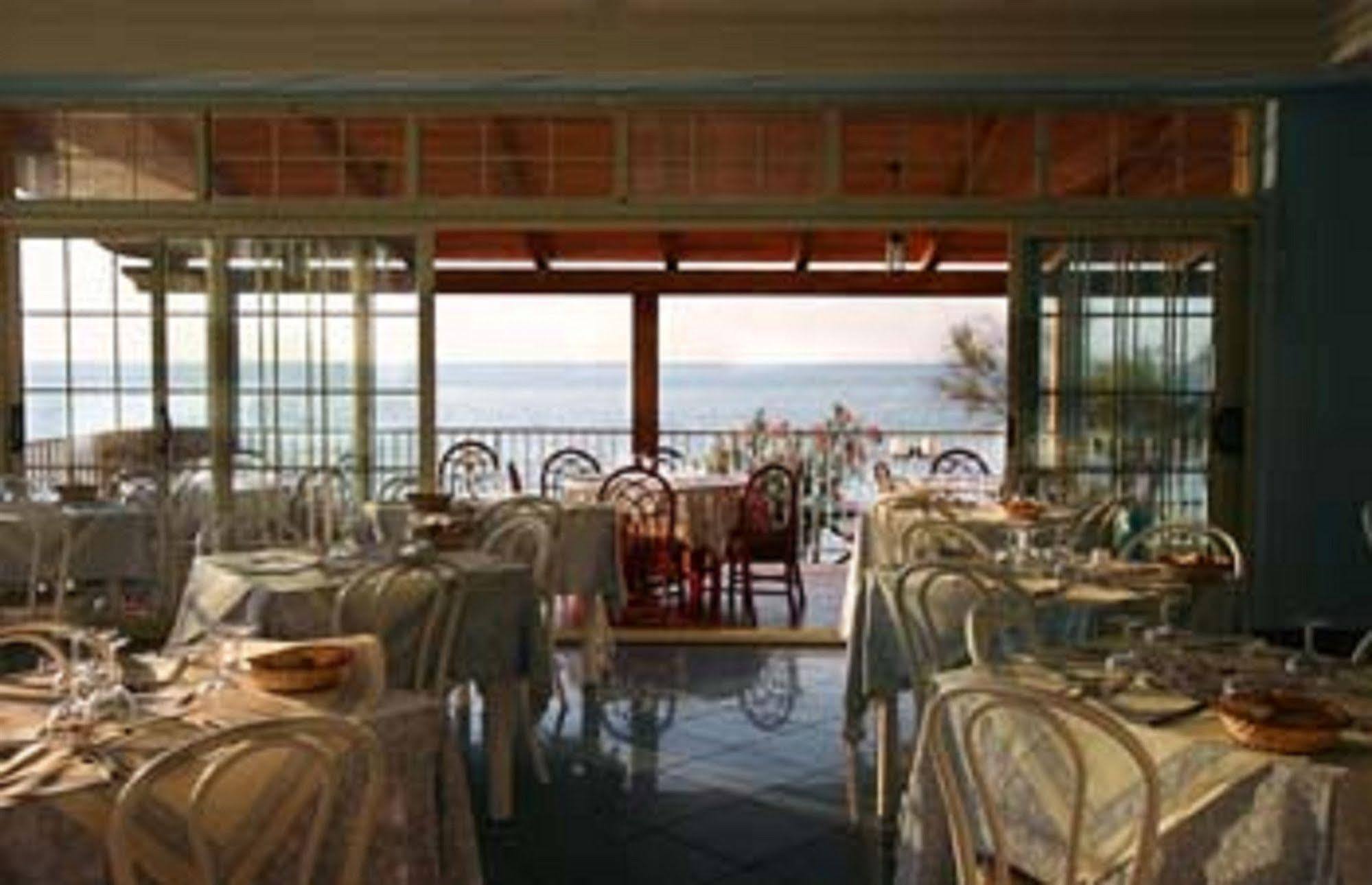Baia Tropea Resort Parghelia Restoran foto